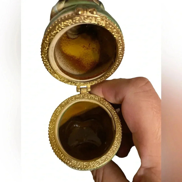 Angel trinket box. She is holding a red heart with “joy” on it. - Picture 5 of 6